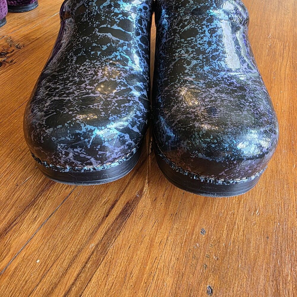 Dansko Leather Clogs Size 39 EU Women's Iridescent Blue Purple Leopard Shoes - Picture 5 of 7